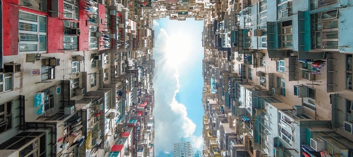 彩虹再見?石屎森林之中能夠淨化你厭世心情嘅建築與壁畫街!