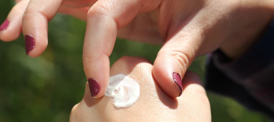 玉手養成術!遠離冬季癢乾裂 盤點十大人氣攜帶型護手霜