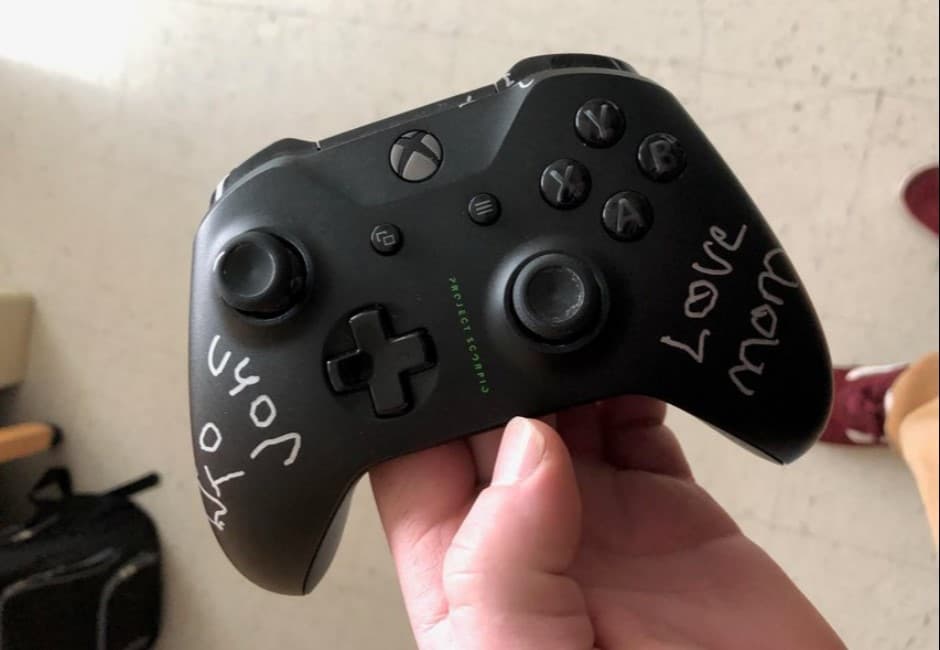 這支Xbox手把是母親最後禮物!她上網求最佳保存術