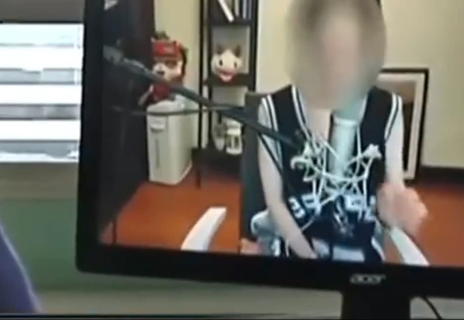 十歲童大撒幣!斗內直播主23萬 母淚崩:那是你爸喪葬費