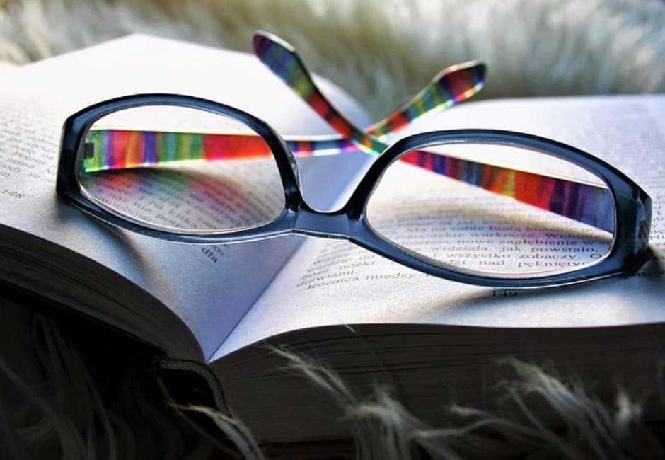 眼鏡布不是拿來清潔用的...他多年來認知被老闆「一句話」推翻