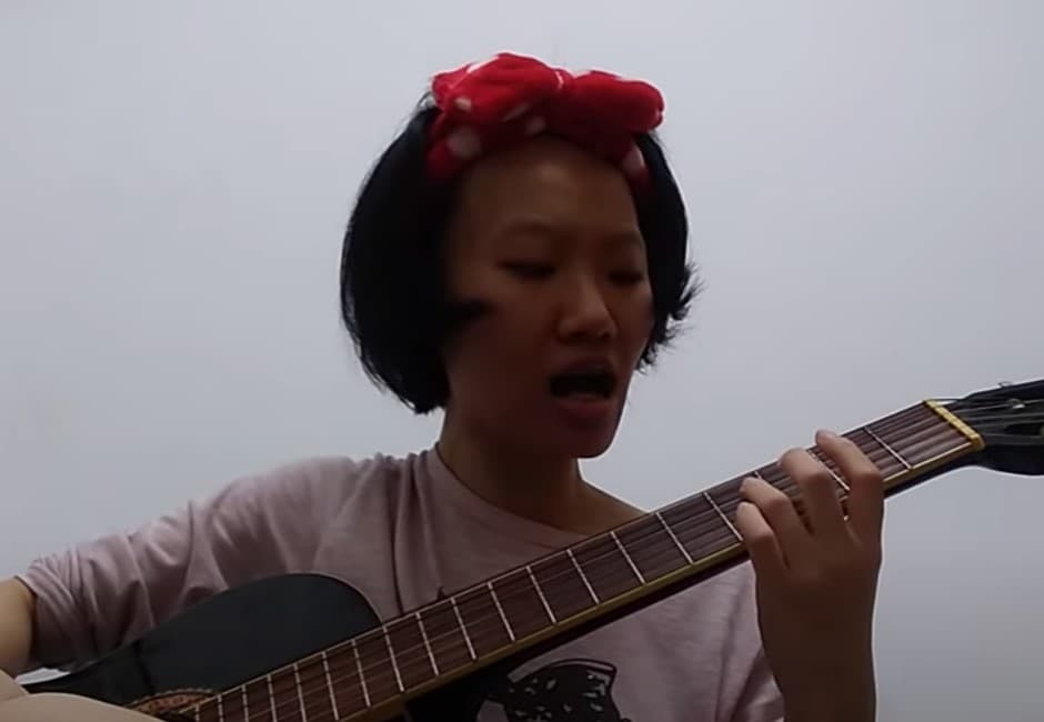 影/唱腔穿透靈魂!新一代勵志「煎熬妹」自創曲爆紅 網友:先卡,10年後鐵定紅