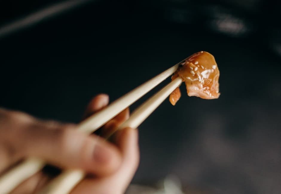 討拍失敗!男發文不解女友「護食」行為 網友一面倒反嗆:你才有問題