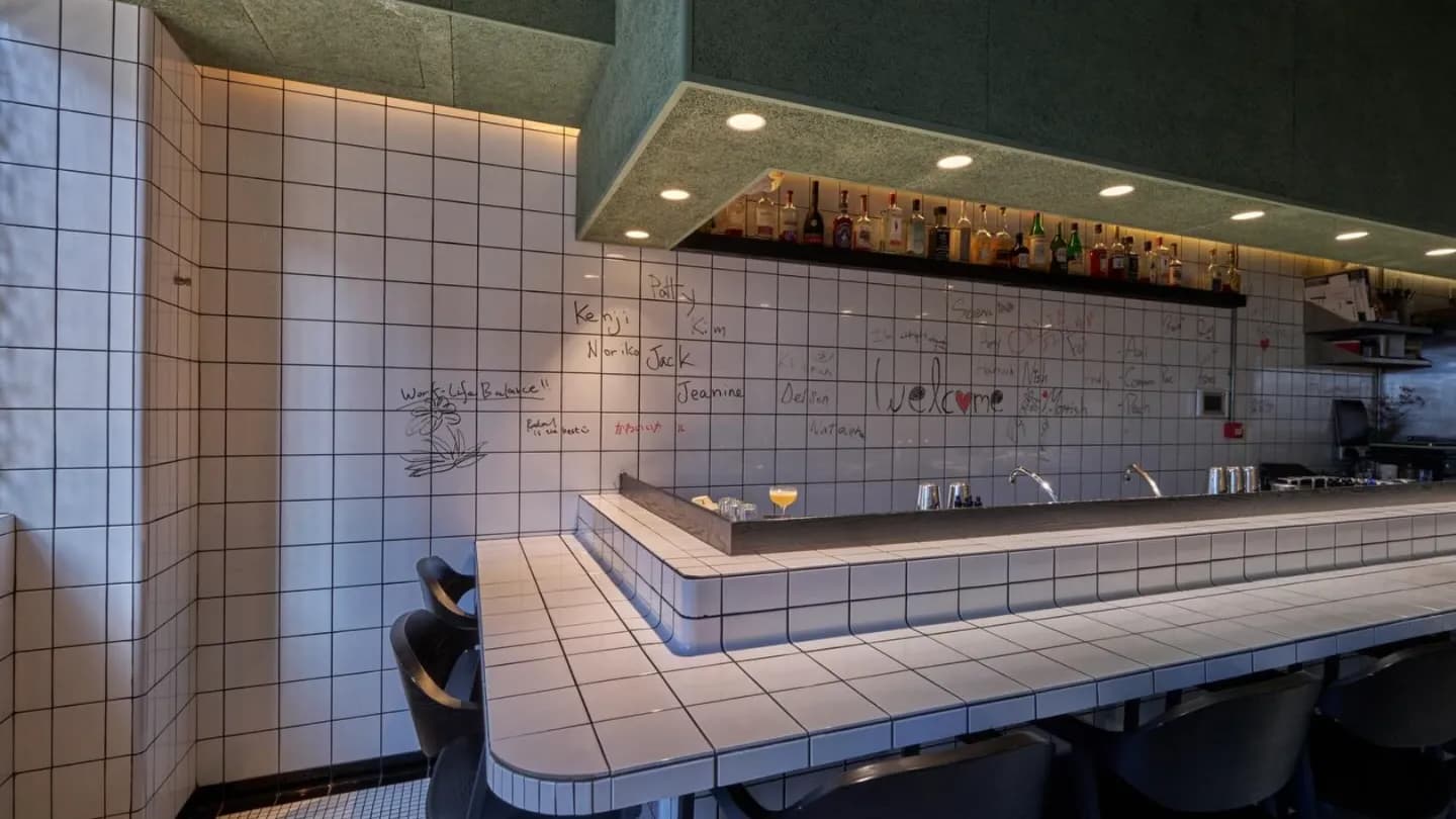 NO.10 Mostly Harmless